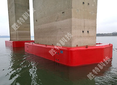 自浮式復合材料橋梁防撞設施已經安裝在南海明珠大橋上